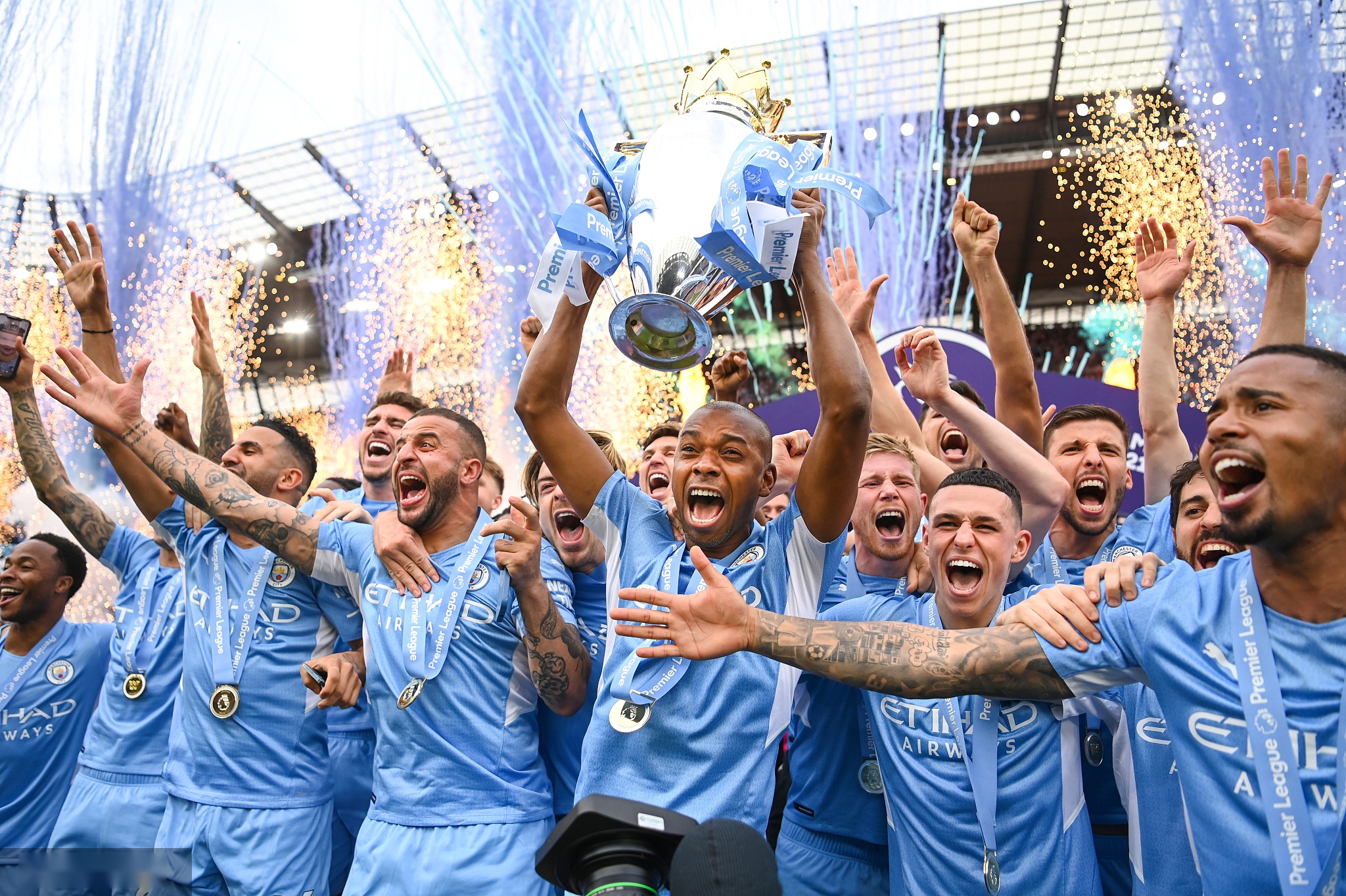 持和相信她 持和相信她