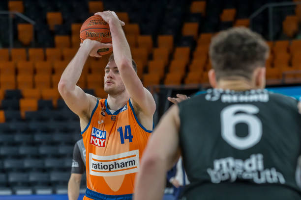 巩固的同时 巩固的同时